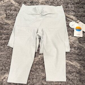 Vuori Women’s Sky Gray Heather Elevation Ruched Legging